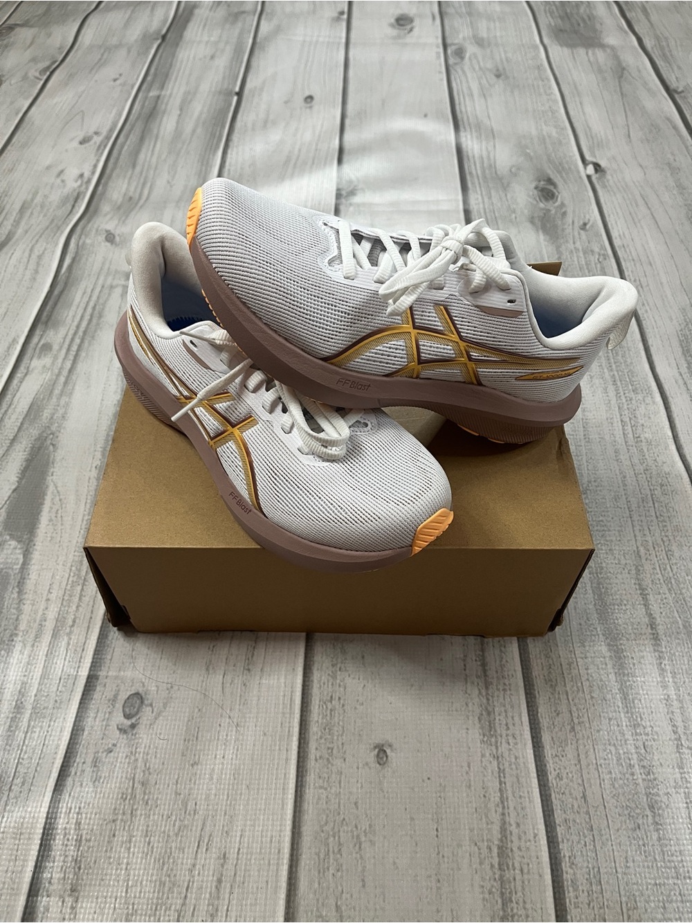 NEW ASICS Women's GT-1000 14 Running Shoes Sneakers Size 8 White/Red Lightweight